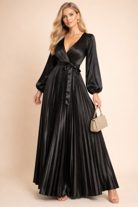 robe plissee longue satin noir intense trois quarts face